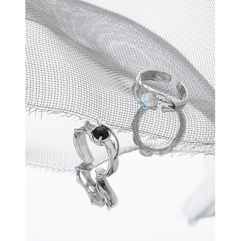 925 Sterlingsilber Offener Ring Für Damen Unregelmäßiges Flüssigmetall-Design Synthetischer Mondstein Schwarzer Achat Verstellbarer Ring