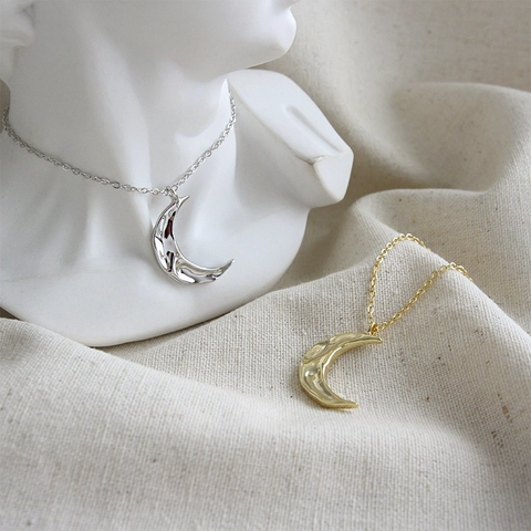 Collana con Ciondolo a Luna in Argento Sterling S925 da Donna Texture Martellata Irregolare Eleganti Gioielli Regalo
