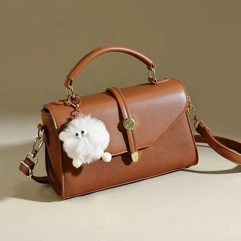 Borsa A Mano Da Donna In Pelle PU Borsa A Tracolla A Contrasto Con Ciondolo In Peluche Borsa A Tracolla Per Signora