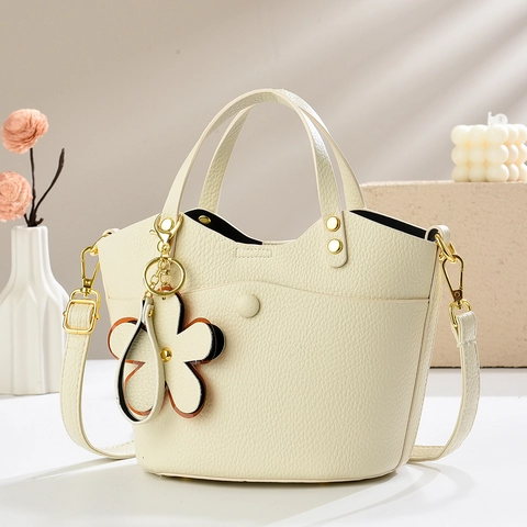 Women Litchi Grain PU Leather Bucket Bag With Flower Charm Adjustable Strap Top Handle Crossbody Shoulder Bag For Daily Use