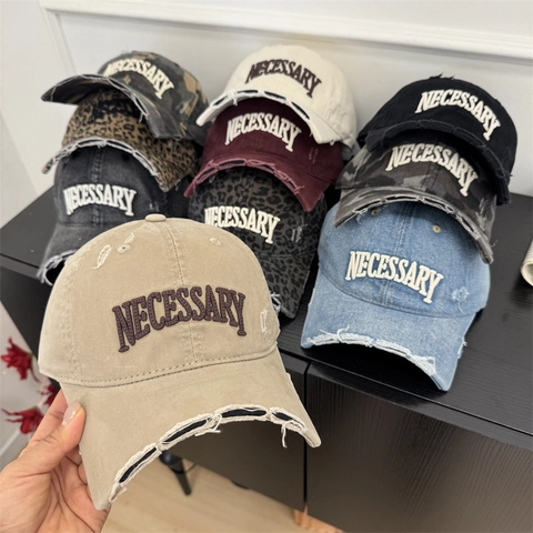 Berretto da Baseball Vintage Distressed Ricamo Lettera NECESSARY Cappello Parasole Donna Uomo Streetwear Design Usato Regolabile