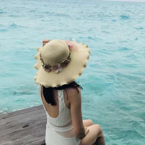 Women Elegant Straw Sun Hat With Large Wavy Brim Floral Decoration And Ribbon Bow Summer Beach Vacation Sunshade Hat