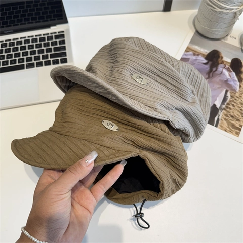 Women's Pleated Texture Beret Hat Artist Painter Cap With Metal Badge Adjustable Breathable Sunscreen Sunshade Hat For Daily