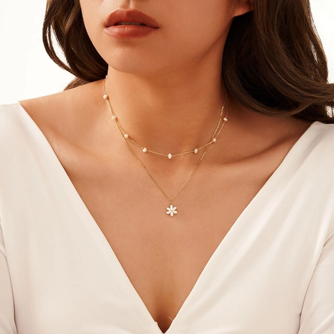 925 Sterlingsilber Doppellagige Halskette mit Künstlicher Perle und Blumenanhänger Eleganter Zarter Schmuck Geschenk für Damen