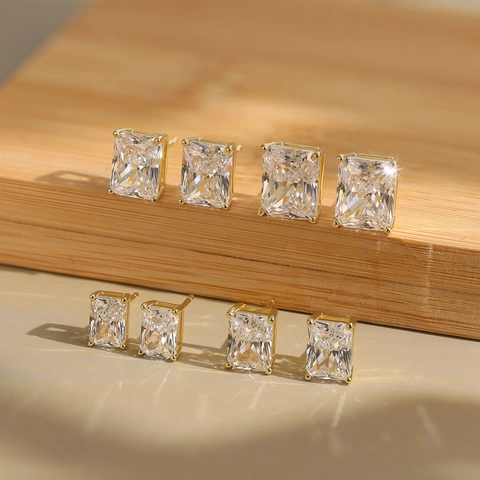 Eleganti Orecchini a Bottone in Argento Sterling 925 con Zirconia Cubica Taglio Radiant per Donna Gioielli Geometrici Minimalisti