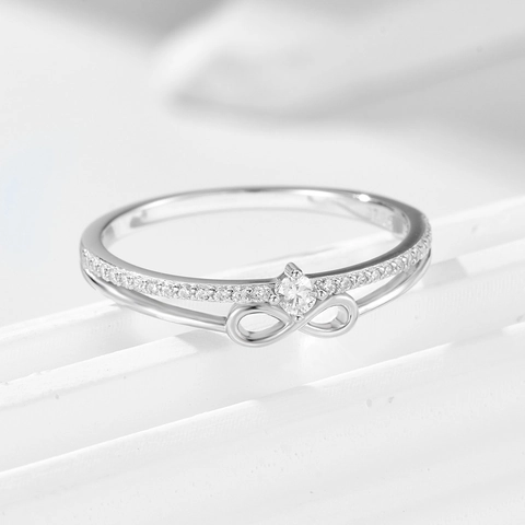 925 Sterling Silver Infinity Luck Ring For Women Minimalist Fashion Rhinestone Inlaid Band Ring Western Style Finger Jewelry