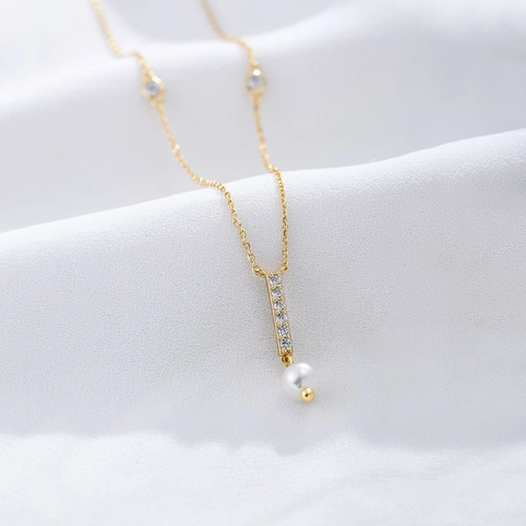 Collana di Perle in Argento Sterling 925 per Donna Ciondolo Minimalista con Zirconi Geometrici e Nappa Gioielli di Lusso