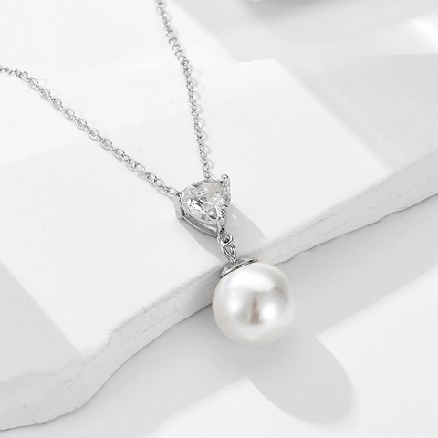 Collar de Plata de Ley 925 con Colgante de Corazón Circonia y Perla Artificial Joyería de Lujo Minimalista para Mujer