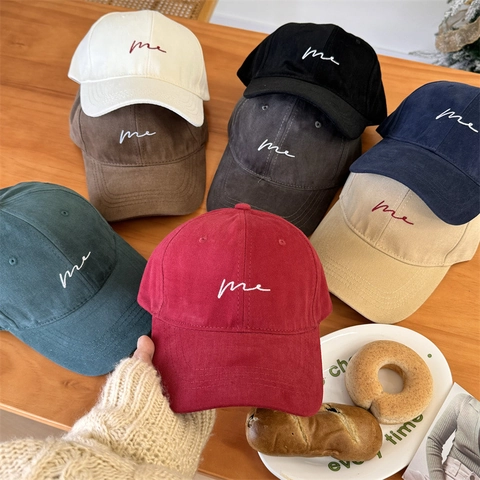 Gorra de Béisbol Casual con Letra Me Bordada para Mujeres Hombres Gran Circunferencia de Cabeza Protección Solar Sombrero Ajustable de Acrílico