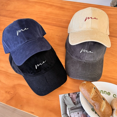 Gorra de Béisbol Casual con Letra Me Bordada para Mujeres Hombres Gran Circunferencia de Cabeza Protección Solar Sombrero Ajustable de Acrílico