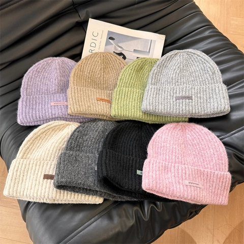 Acrylic Knitted Beanie Hat For Women Winter Warm Solid Color Ribbed Cuff Skull Cap With Fashion Letter Label For Outdoor Wear