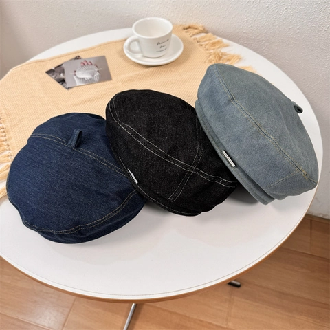 Women Retro Denim Style Acrylic Beret Hat With Metal Label Contrast Stitching Solid Color Chic Painter Hat Flat Cap For Autumn