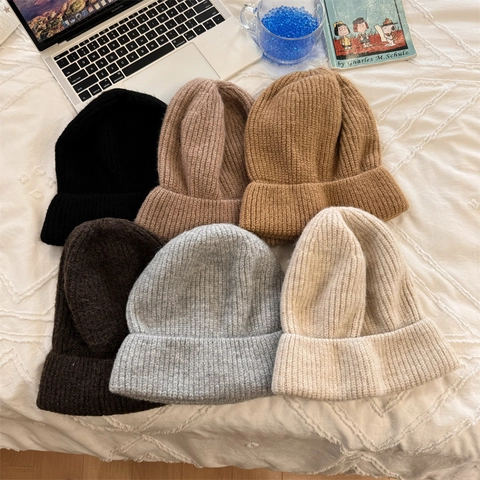 Women's Slouchy Knit Beanie Warm Acrylic Ribbed Winter Hat Fashionable Solid Color Cuff Beanie For Daily Outdoor Activities