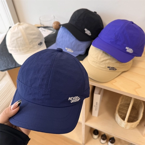 Gorra de Béisbol Japonesa Minimalista de Ala Corta Unisex Transpirable Sombrero de Sol Never Give Up Bordado de Letras