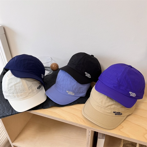 Gorra de Béisbol Japonesa Minimalista de Ala Corta Unisex Transpirable Sombrero de Sol Never Give Up Bordado de Letras