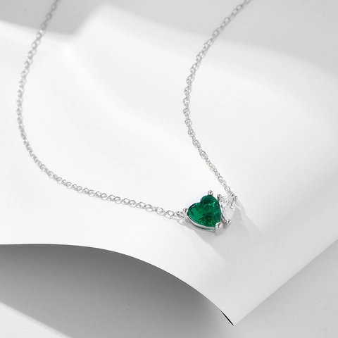 925 Sterling Silver Emerald Heart Zirconia Necklace For Women Elegant Green Heart Pear Cut Stone Pendant Necklaces