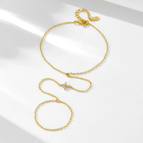 Bracciale ad Anello in Argento Sterling 925 con Quadrifoglio e Zirconia Placcato Oro 14K Gioielli da Donna Catena Dorata per il Dorso della Mano