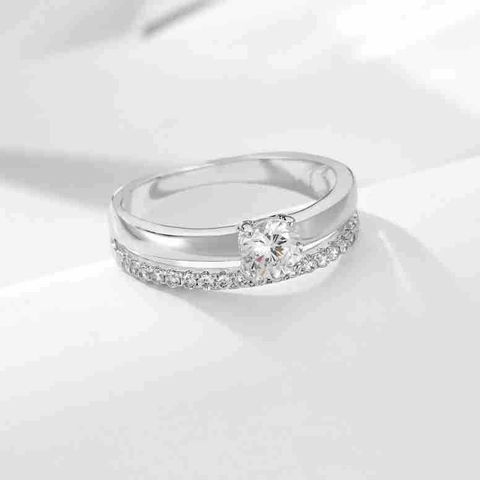 Elegante Anillo de Plata de Ley 925 para Mujer con Estrás Redondo Diseño de Doble Capa Joyería de Compromiso y Boda Regalo