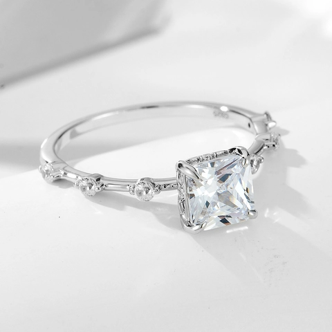 Elegante Anello in Argento Sterling 925 con Strass Taglio Princess per Donna Oro Argento Placcato Gioielli Lusso Matrimonio Fidanzamento