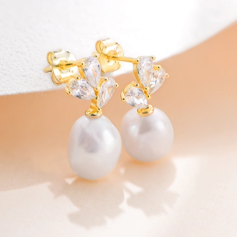 Elegant Artificial Pearl Drop Earrings With 925 Sterling Silver Earring Post Luxurious Rhinestone Dangle Earrings For Women Party Jewelry