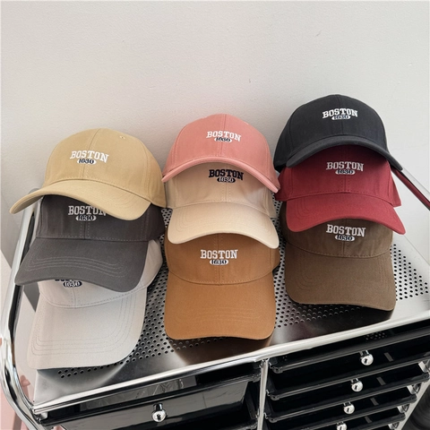 Berretto da Baseball Ricamato Boston 1630 Unisex Retrò Americano in Acrilico Regolabile Cappello da Sole Casual Sportivo