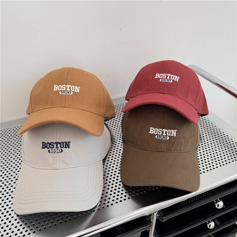 Berretto da Baseball Ricamato Boston 1630 Unisex Retrò Americano in Acrilico Regolabile Cappello da Sole Casual Sportivo