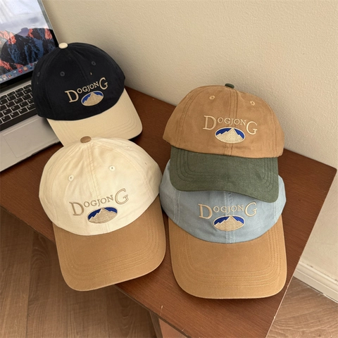 Berretto da Baseball in Acrilico Retro Blocchi di Colore per Uomo Donna Ricamato Motivo Montagna Parasole Regolabile Moda