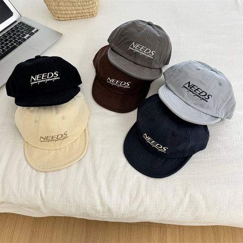 Berretto da Baseball Vintage a Tesa Corta Morbida per Uomo Donna Acrilico Regolabile Ricamato Casual Dad Hat Streetwear