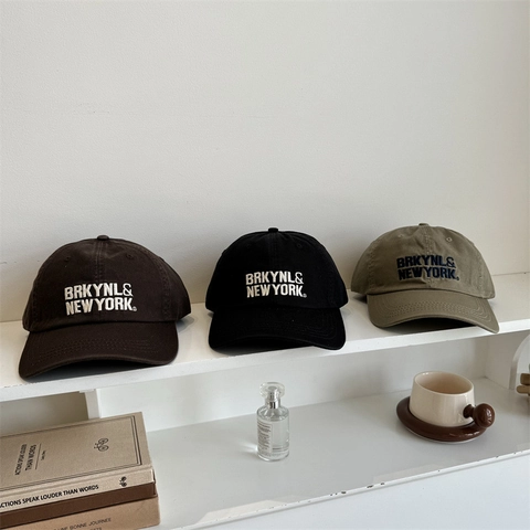 Berretto da Baseball Vintage a Contrasto di Colore con Lettere Ricamate Unisex Protezione Solare Cappello da Baseball Regolabile Casual