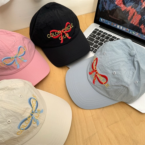 Berretto da Baseball da Donna Stile Coreano Fiocco Lettera Ricamato Acrilico Regolabile Traspirante Protezione Solare Chic Cappello