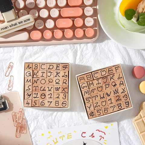 Timbri in Legno Alfabeto Numeri ZABC in Legno di Faggio Vintage Carino Font Animale per Scrapbooking Fai da Te Journaling