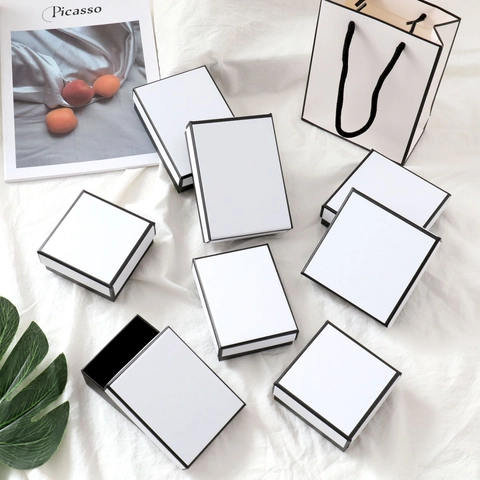 Minimalistische Witte Sieradendoos Met Zwarte Rand Papieren Cadeauverpakking Doos Voor Oorbellen Ringen Ketting Met Handtas