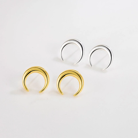 Pendientes de Botón de Media Luna de Plata de Ley 925 Estilo Punk Minimalista Vintage Cuerno Pulido Pendientes Geométricos para Joyería Cool Unisex