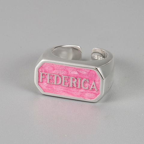 925 Sterlingsilber Personalisierter Federica Namensring Rosa Emaille Quadratischer Offener Verstellbarer Koreanischer INS-Stil Mode Schmuck Ring