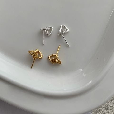 Orecchini a Bottone a Doppio Cuore Incrociato in Argento Sterling 925 per Donna Texture Martellata Irregolare Gioielli Eleganti