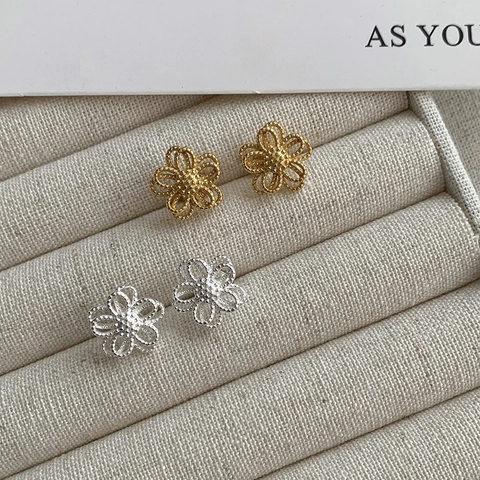Pendientes de Botón de Plata de Ley 925 Flor Hueca Diseño Elegante Pétalos Florales Joyería para Mujer Regalo Elegante