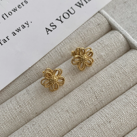 Pendientes de Botón de Plata de Ley 925 Flor Hueca Diseño Elegante Pétalos Florales Joyería para Mujer Regalo Elegante