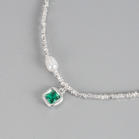 Collana in Argento Sterling 925 in Argento Triturato per Donna Pendente Quadrato in Zirconia Verde Smeraldo Catena della Clavicola