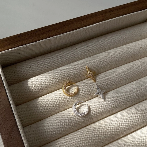 925 Argento Sterling Stella Luna Orecchini a Bottone Asimmetrici per Donna Stile Coreano Smerigliato Design di Nicchia Gioielli