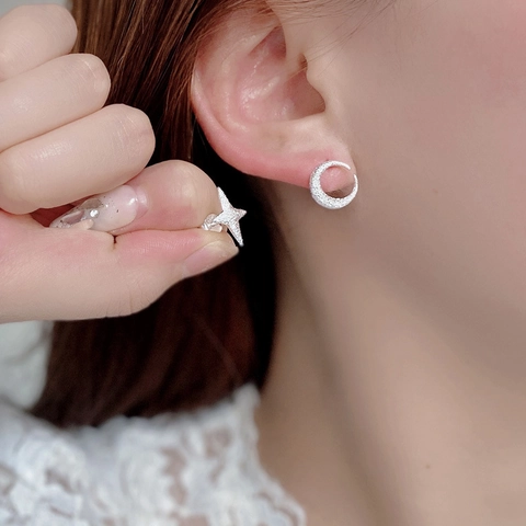 925 Argento Sterling Stella Luna Orecchini a Bottone Asimmetrici per Donna Stile Coreano Smerigliato Design di Nicchia Gioielli