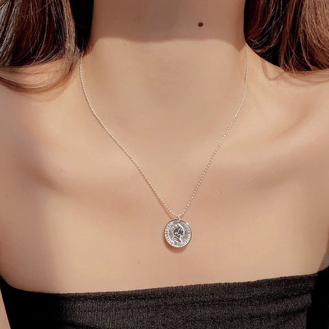 925 Sterling Silver Elizabeth II Coin Pendant Necklace Retro Round Medallion Ball Chain Commemorative Coin Jewelry For Women