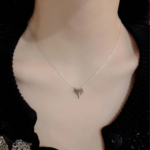 Minimalistische 925 Sterlingsilber Geometrische Fächer Quasten Anhänger Halskette Einfache Wald-Stil Fransen Schlüsselbein-Kette Damen Schmuck