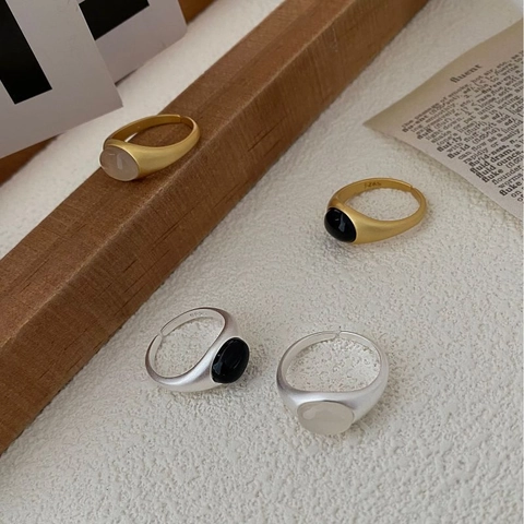 Neo-Chinese 925 Sterling Zilveren Ring Voor Dames Minimalistisch Mat Gezandstraald Ovaal Zwarte Onyx Witte Chalcedoon Verstelbare Open Ring Sieraden