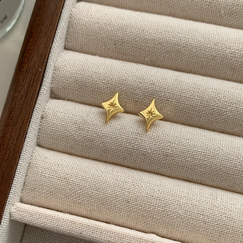 Pendientes de Botón de Estrella de Cuatro Puntas de Plata de Ley 925 Diseño Elegante Pequeños Pendientes de Estrella Mujer