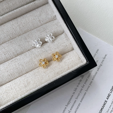 Pendientes de Botón de Flor de Plata de Ley 925 Pendientes Delicados de Strass Florales Calados Para Mujer Joyería Diaria Minimalista