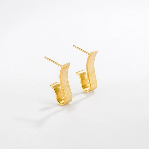 Boucles d'Oreilles Clous en Argent Sterling S925 Géométriques en Forme de J Texture Mate Brossée Bijoux Minimalistes pour Femme Bureau