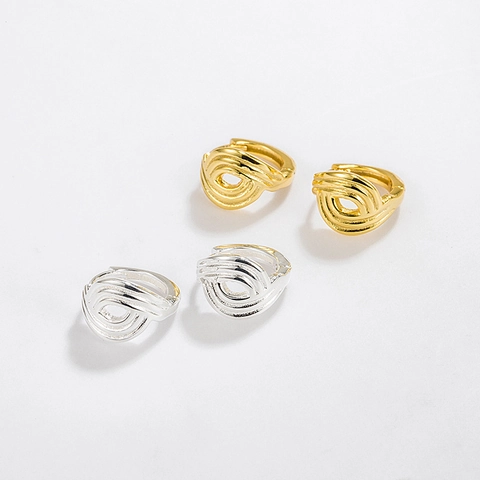 Pendientes de Botón S925 Plata de Ley Geométrico Entrelazado Hueco Para Mujeres Diseño de Nicho Textura Metal Oro 18k