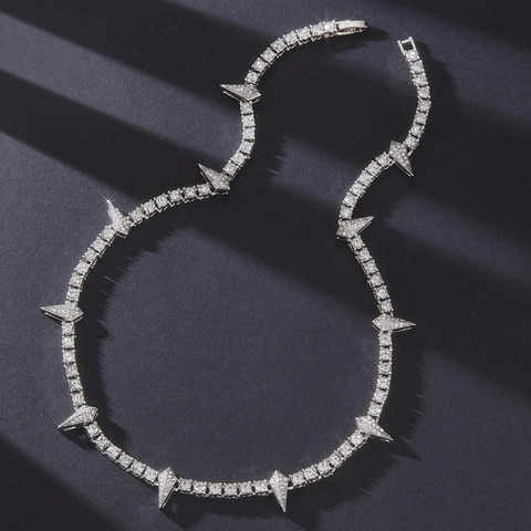 Collana Tennis con Punte Iced Out Hip Hop Strass Lega Spiky Punk Rock Streetwear Gioielli per Uomo Donna Regalo