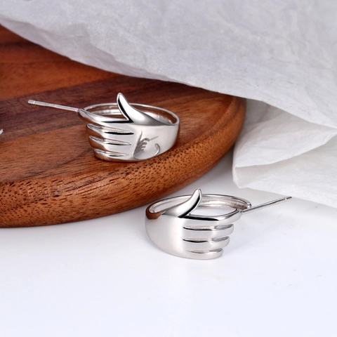 Creative S925 Sterling Silver Hand Gesture Stud Earrings For Women Minimalist Shaka Sign Hand Jewelry Unique Fashion Earrings