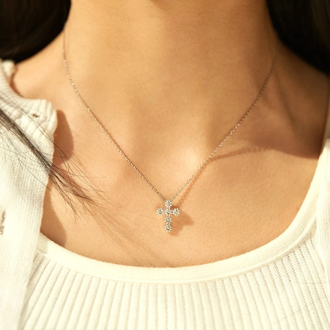 925 Sterling Silver Daisy Cross Pendant Necklace For Women Two Tone Gold Silver Electroplated Commuter Jewelry Accessory